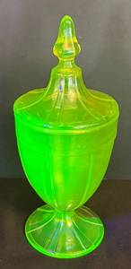 MB - Vintage Fenton Uranium Glass Stretch Jar