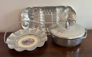 MB - Vintage Aluminum Serving Platters & Casserole Dish - Hammered Floral Pattern