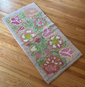 MB - Vintage Floral Rug