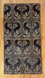 ULR - Vintage Heraldic Lion Tapestry