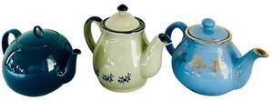 DR -Lot of Three Vintage Teapots