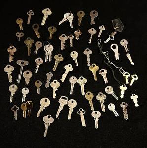 BS - Vintage Key Assortment Mixed Lot