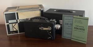 MB - Vintage Cine-Kodak Model K Movie Camera