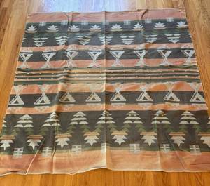 ULR - Vintage Reversible Southwestern Geometric Blanket
