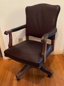 ULR - Vintage Leather Office Chair with Nailhead Trim