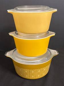 MB - Vintage Pyrex Lidded Casserole Dishes including a Vintage Pyrex Autumn Floral Pattern Casserole Dish