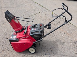 G - Honda Hs621 Snowblower - Working