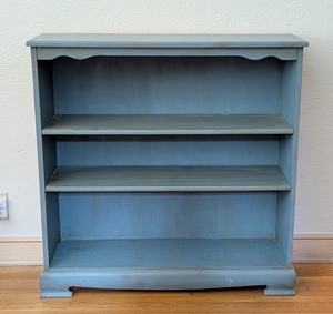 ML - Painted Wood Bookshelf With Crack