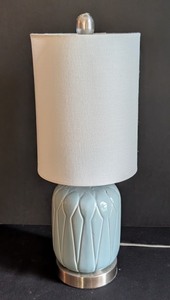 ML - Ceramic Table Lamp 18 in Tall 5 in Base With Drum Shade