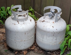 BY - Propane Tanks (Lot of 2)