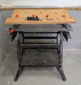 G - Black & Decker Workmate 400 Work Bench With Metal Top