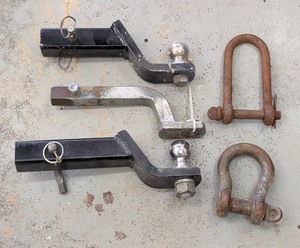 G - Trailer Hitches, Balls & Accessories Mixed Lot (5 Pieces)