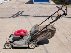 G - Honda Harmony Hrm215 Gas Lawn Mower