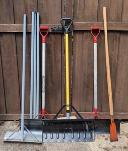 BY - Snow Shovels & Ice Chopper Mixed Lot (5 Pieces)