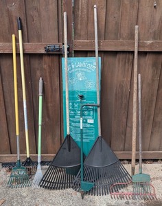 BY - Mixed Yard Rakes, Leaf Scoops & Garden Tools