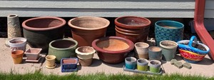 BY - Decorative Ceramic Pots & Birdbath Base Mixed Lot