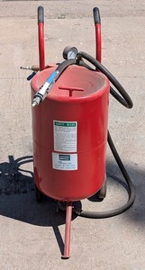 G - Northern Industrial Tools 10 Gallon Sand Blaster Item 155339