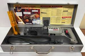 TR - Porter-Cable 737 Tiger Saw Variable Speed Reciprocating Saw With Case