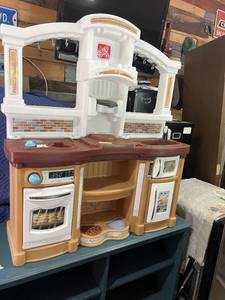 Step 2 - Childrens Play Kitchen - 3 feet wide x 312 feet tall