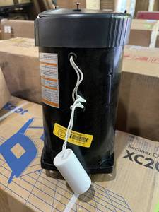 Qeetex 1 HP Pool Pump Motor - Crack on top - Working Condition