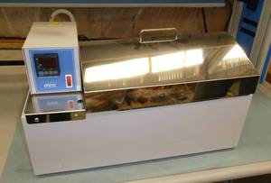 New MRC WBH-200 circulation water bath