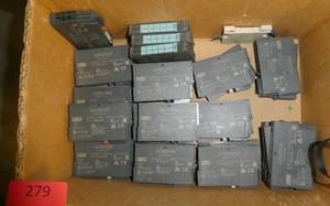 33 pieces of Siemens Simatic S7 IO modules and 52 base modules
