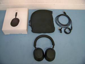 Sony WH-1000XM5SA Noise-Canceling Wireless Over-Ear Headphones - in Original Box