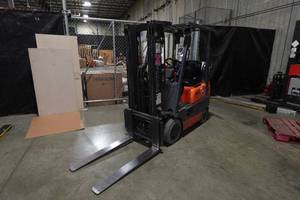 Toyota 42-6FGCU15 Propane 2900 Lb Cushion Tire Forklift with Side Shift