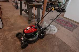 Honda HRN 216 Gas Push Lawn Mower