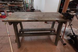 Work Bench with Larin Swivel Bench Vise