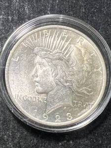 1923 US PEACE SILVER DOLLAR UNC IN AIRTITE