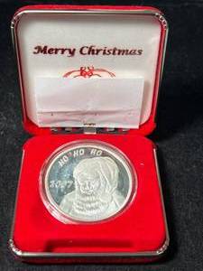 2007 SANTA ROUND 1 TROY OZ .999 FINE SILVER IN BOX