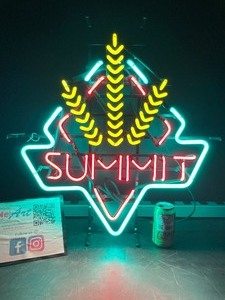 Summit, old school neon