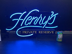Henrys Reserve neon sign