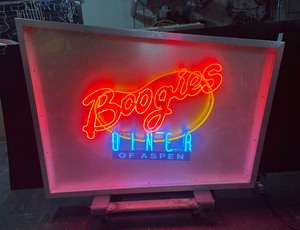 Boogies Diner neon sign