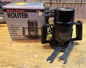 TR - Black & Decker 7604 1 Hp Router With Case
