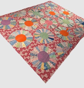 LBR1 - Vintage Handmade Dresden Plate Patchwork Quilt