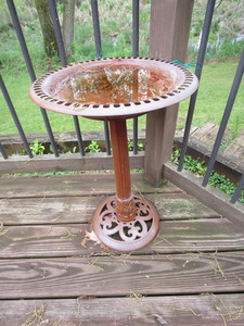 Pedestal Bird Bath