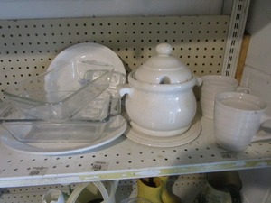Baking AH & Fire King, Tureen