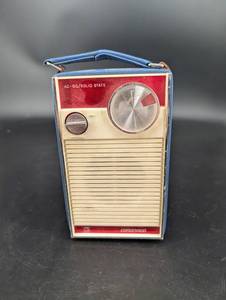 Coronado Ac-dc Solid State Portable Radio