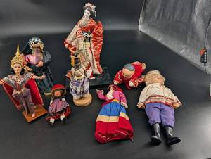 Assorted International Dolls (Lot of 8)