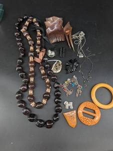 Vintage Mixed Jewelry Lot With Bakelite, Beaded Necklaces, Brooches & Pins
