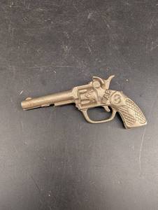 Vintage Cast Metal Toy Revolver Cap Gun