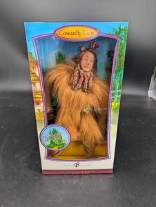Vintage Barbie Collector Pink Label Wizard of Oz Cowardly Lion K8688