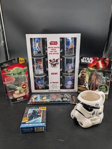 Star Wars Collectibles Mixed Lot - Mugs, Figures, Cards & Mug