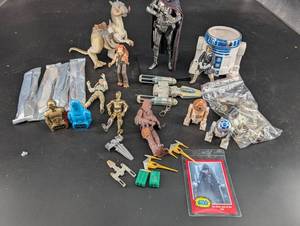 Star Wars Figures, Vehicles & Collector Card Mixed Lot