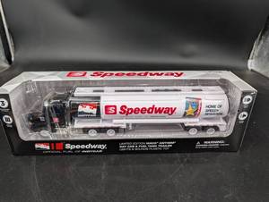 Speedway Mack Anthem Day Cab & Fuel Tank Trailer Lights & Sounds Toy