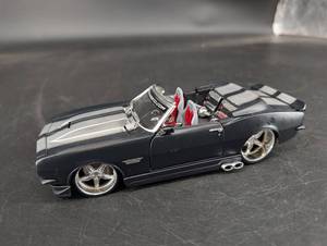 Maisto 1968 Chevrolet Camaro SS 124 Diecast Convertible