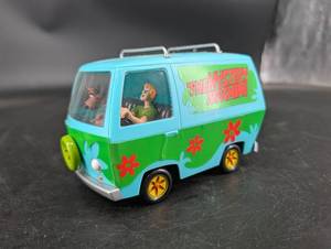 Scooby-Doo Mystery Machine Van