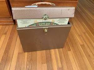 Metal record case with assorted 33r...